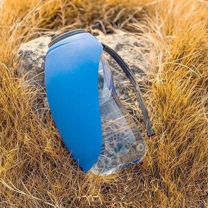 AquaSiti Portable Dog Water Bottle – 680ml Travel Dispenser